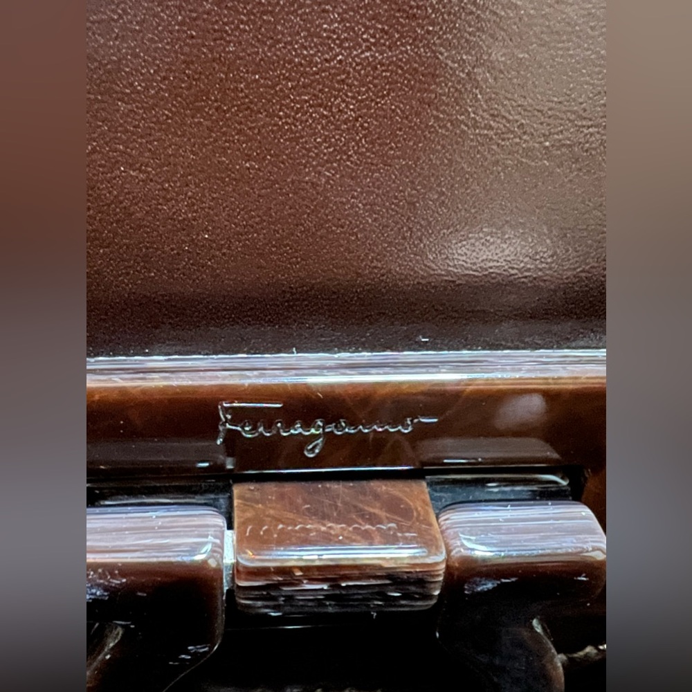 🌟FINAL🌟 1980s Vintage Ferragamo Heavy Brown Leather Shoulder Bag. - Picture 3 of 14